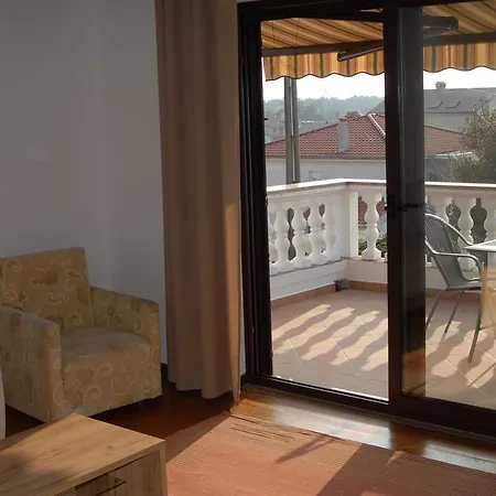 Apartment Karabaic *