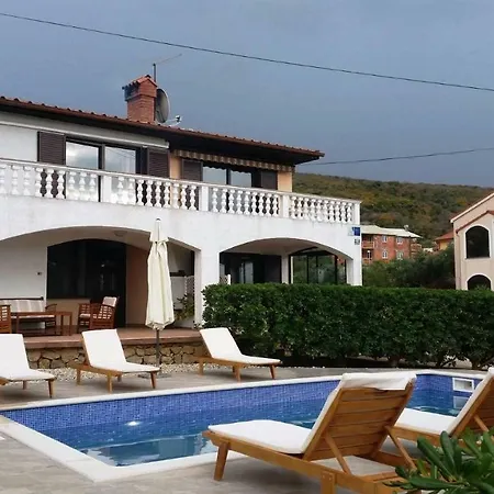 Apartment Karabaic *