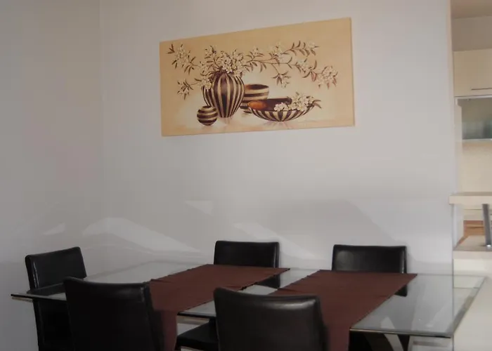 Karabaic Daire Punat