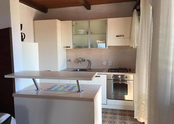 Karabaic Daire Punat