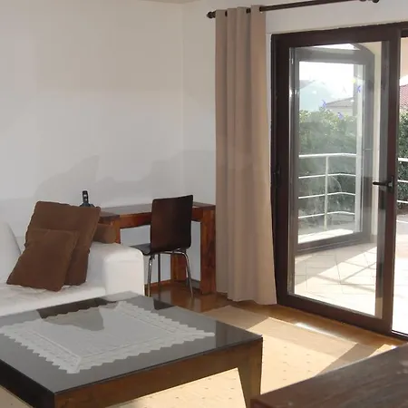 Apartament Karabaic *